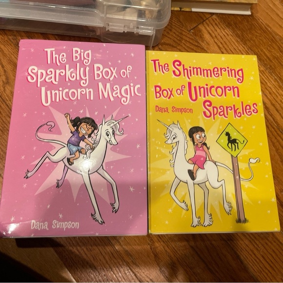Phoebe Unicorn Magic and Sparkles Box Set - 8 Books - Picture 1 of 7